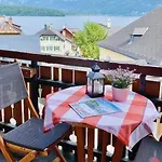 Cafe Pension Leopoldine Bed & Breakfast