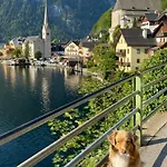 Cafe Pension Leopoldine Bed & Breakfast Hallstatt