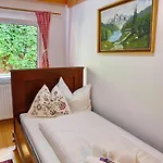 Cafe Pension Leopoldine Bed & Breakfast