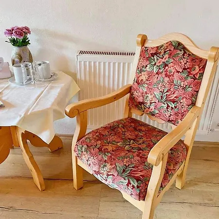 Cafe Pension Leopoldine Bed & Breakfast