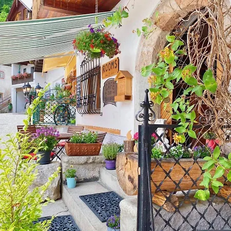 Leopoldine Bed & Breakfast *