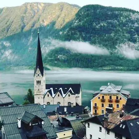 Cafe Leopoldine Oda ve Kahvaltı Hallstatt