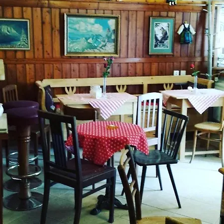 Cafe Leopoldine Oda ve Kahvaltı