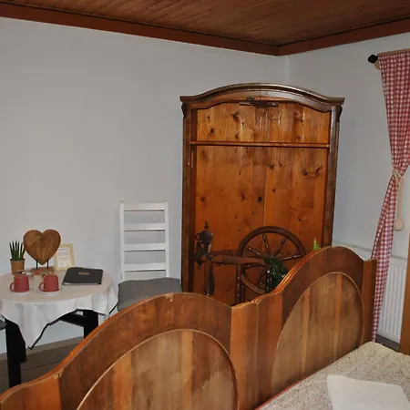 Cafe Pension Leopoldine Bed & Breakfast *