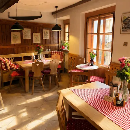 Bed & Breakfast Cafe Leopoldine Hallstatt