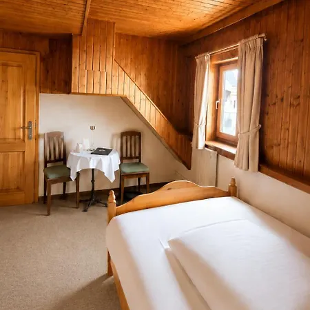 Cafe Pension Leopoldine Bed & Breakfast