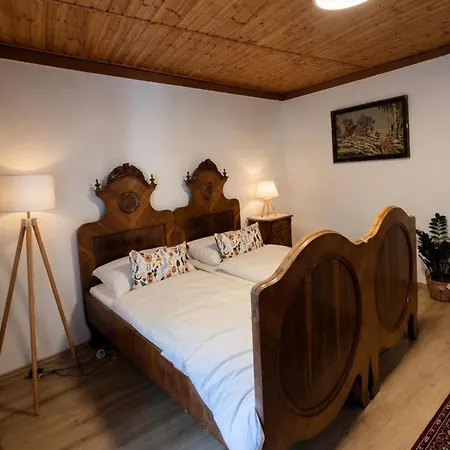 Cafe Pension Leopoldine Bed & Breakfast *