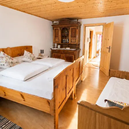 Cafe Pension Leopoldine Bed & Breakfast *