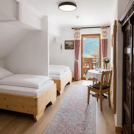 Cafe Pension Leopoldine Bed & Breakfast