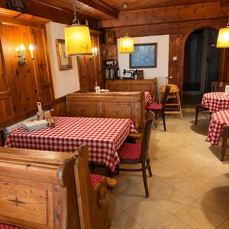 Bed & Breakfast Cafe Pension Leopoldine *