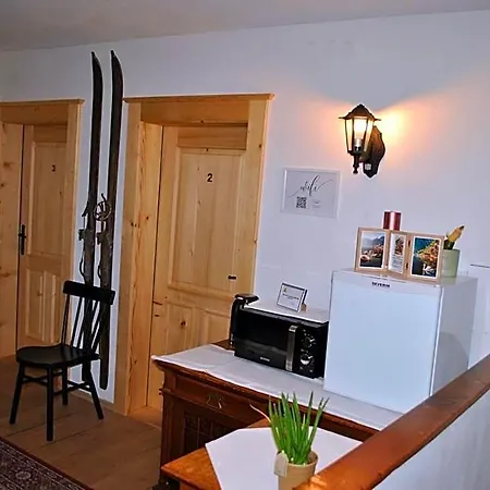 Cafe Pension Leopoldine Bed & Breakfast *