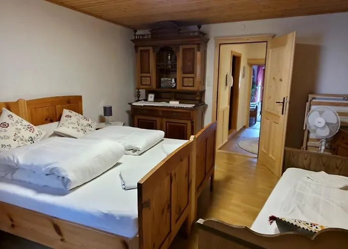 Pension Leopoldine Bed & Breakfast *