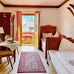 Bed & Breakfast Cafe Pension Leopoldine Hallstatt